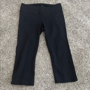 Athleta Black Activewear Capri Pants